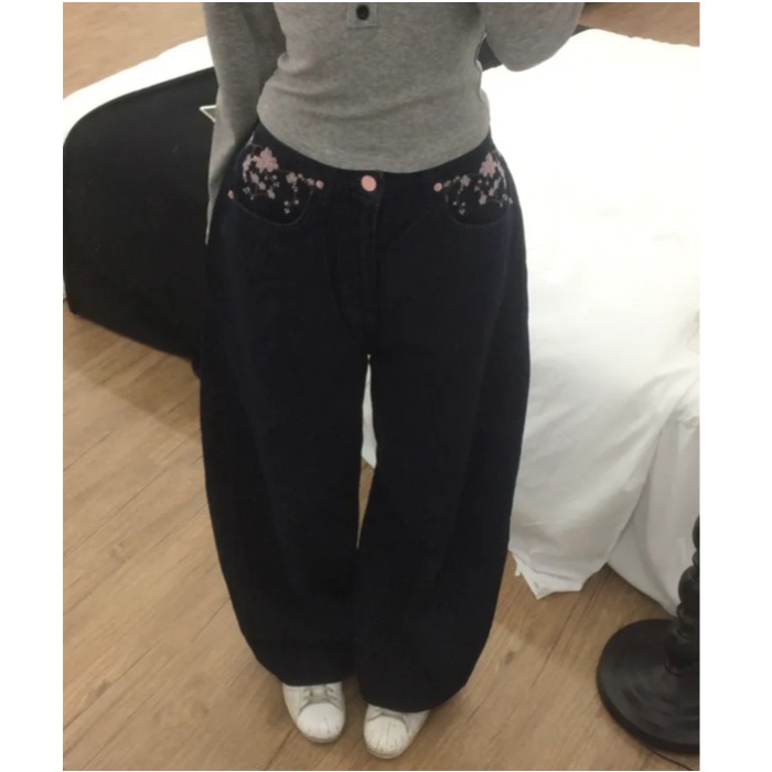 Embroidery Jeans Sakura - Джинсы Sakura Embroidery Loose Scythe: повседневные,