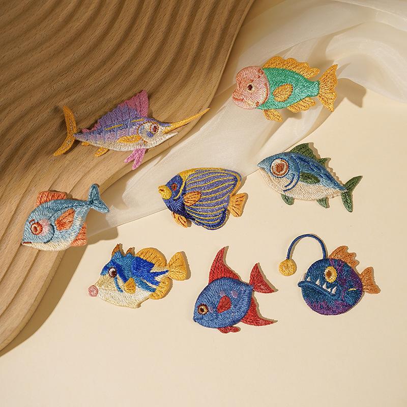 Embroidery Fish - Вышитая нашивка-аппликация с дельфином, медузой, летним
