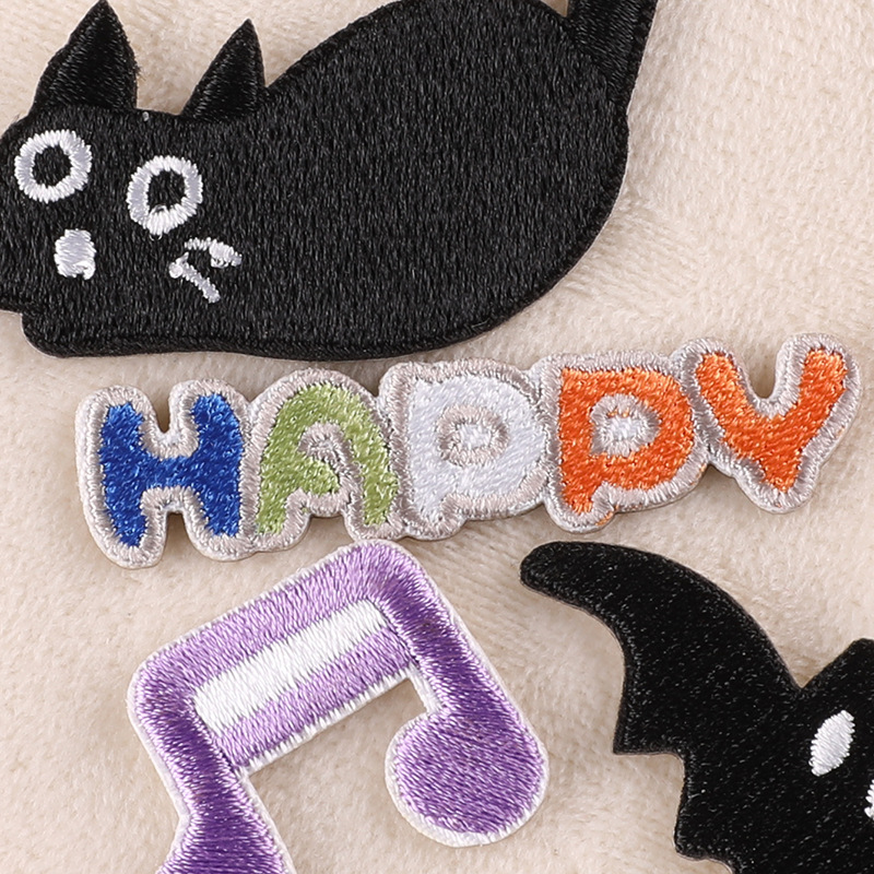 Мультяшная наклейка на одежду  – обзор и цена Embroidery On Black Shirt